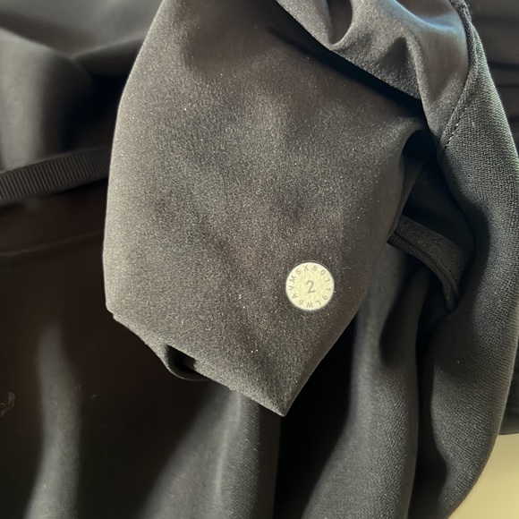 Lululemon On The Fly Crop *Woven 23" Black 2 - Picture 4 of 15